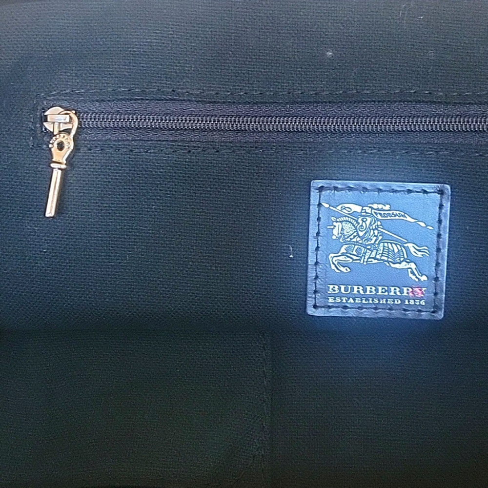 Burberry Supernova Check Large Tote - Picture 6 of 6